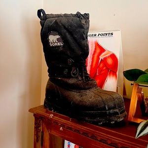 Older sorel glacier boots.